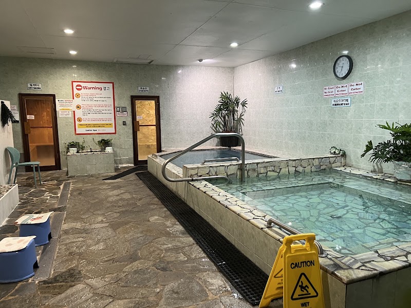 Loess Spa, spa in Honolulu, HI, photo 4 of 10
